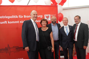Brandenburgtag 2016: Im Infostand der SPD-Fraktion