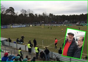 Fürstenwaldes Bürgermeister Hans-Ulrich Hengst (l) beim Plausch mit Jörg Vogelsänger
