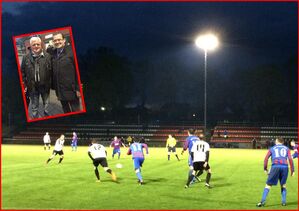 Bild im Bild: Fuball-Fans Jochen Kirsch und Jörg Vogelsänger
