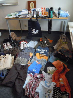 Im Wahlkampfbüro: Die ersten Spenden für Flüchtlinge sind eingetroffen!