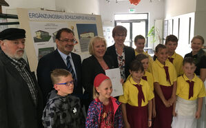 Feierliche Übergabe des Förderbescheides in der Müllroser Schule